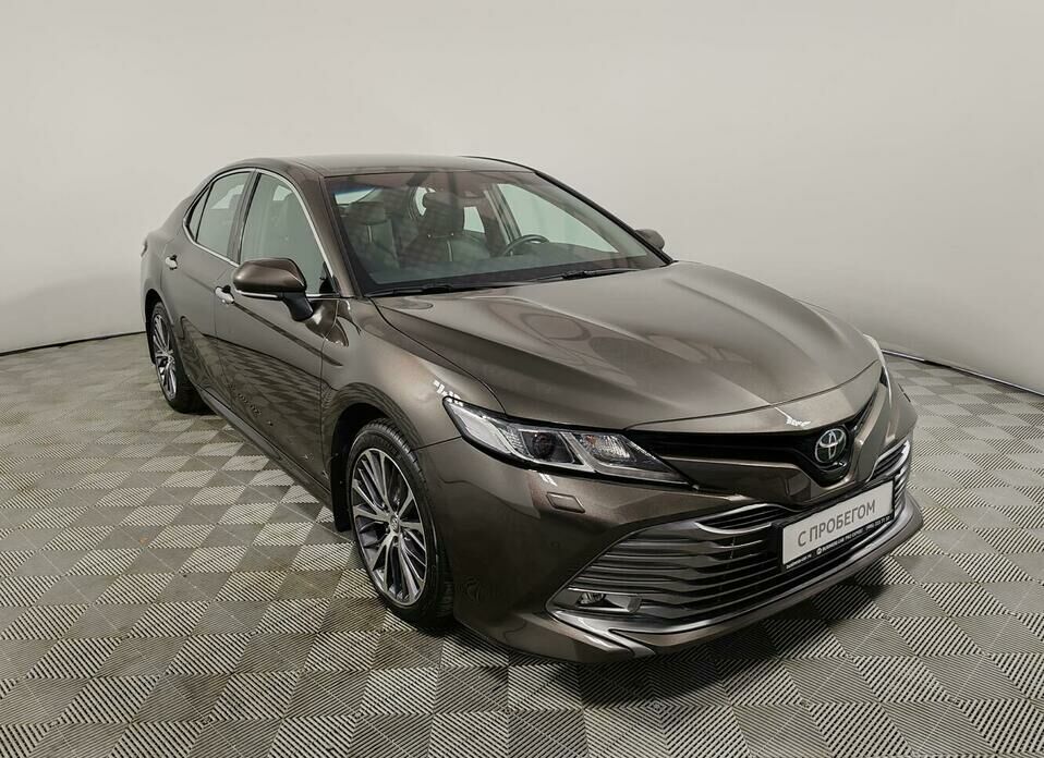 Toyota Camry 2.5 AT (181 л.с.)