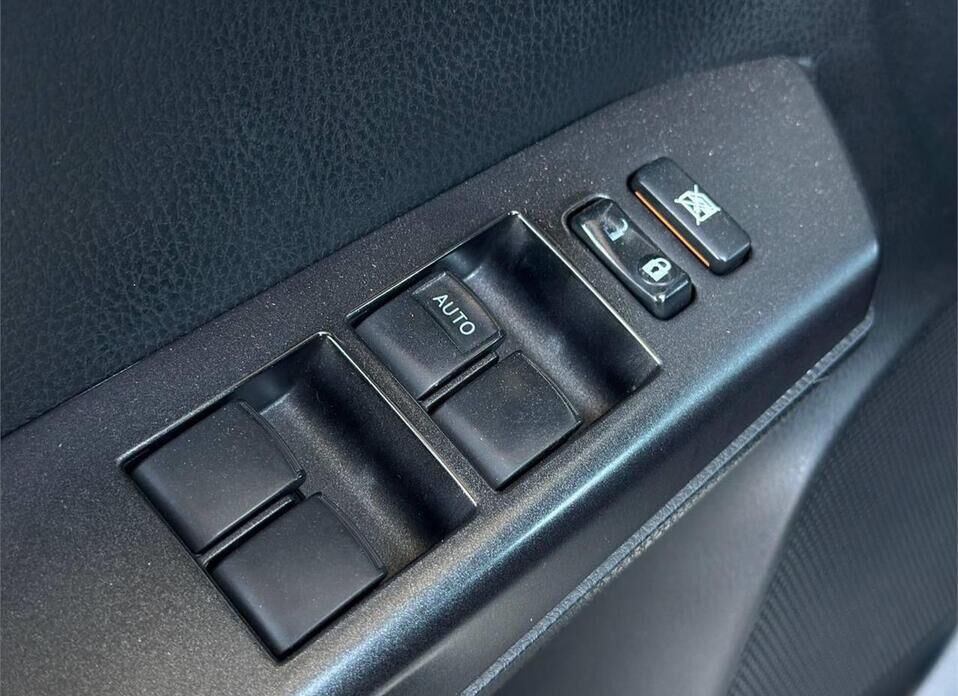 Toyota RAV4, IV (XA40) Рестайлинг 2.0 CVT (146 л.с.) 4WD