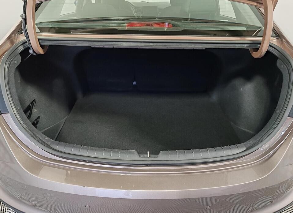 Hyundai Solaris 1.6 MT (123 л.с.)