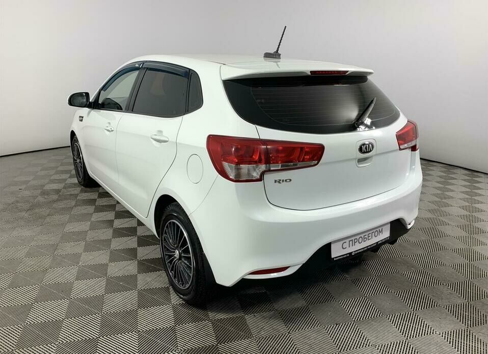 Kia Rio 1.6 AT (123 л.с.)