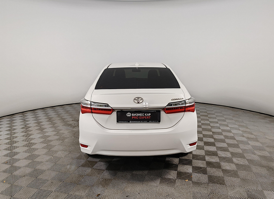 Toyota Corolla, XI (E160, E170) Рестайлинг 1.6 CVT (122 л.с.)