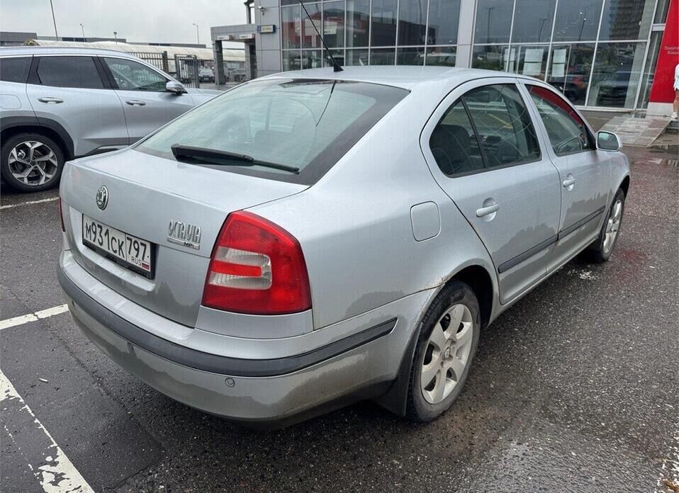 Skoda Octavia, II (A5) 1.6 MT (102 л.с.)