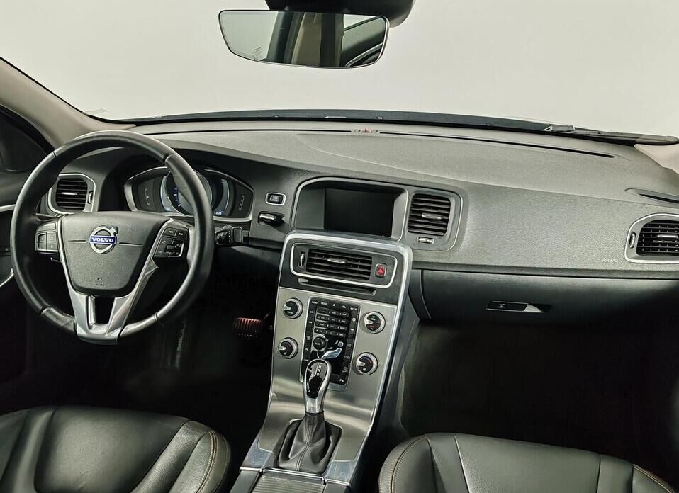 Volvo S60 Cross Country 2.0 AT (245 л.с.) 4WD