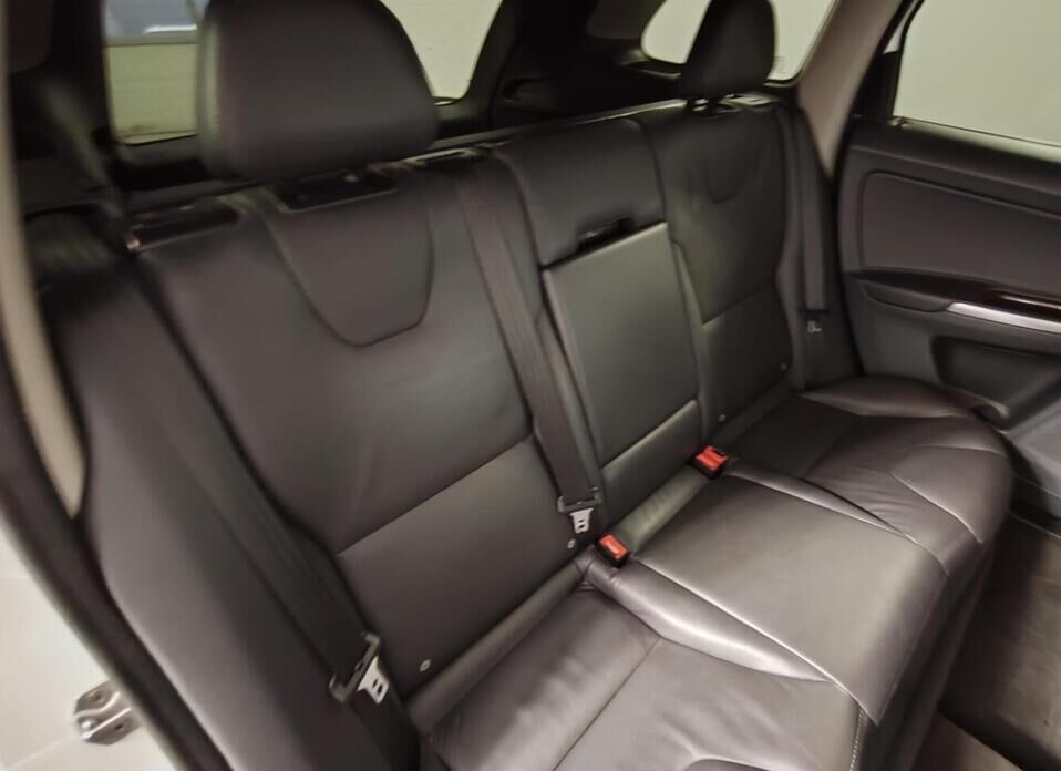 Volvo XC60, I Рестайлинг 2.4d AT (215 л.с.) 4WD