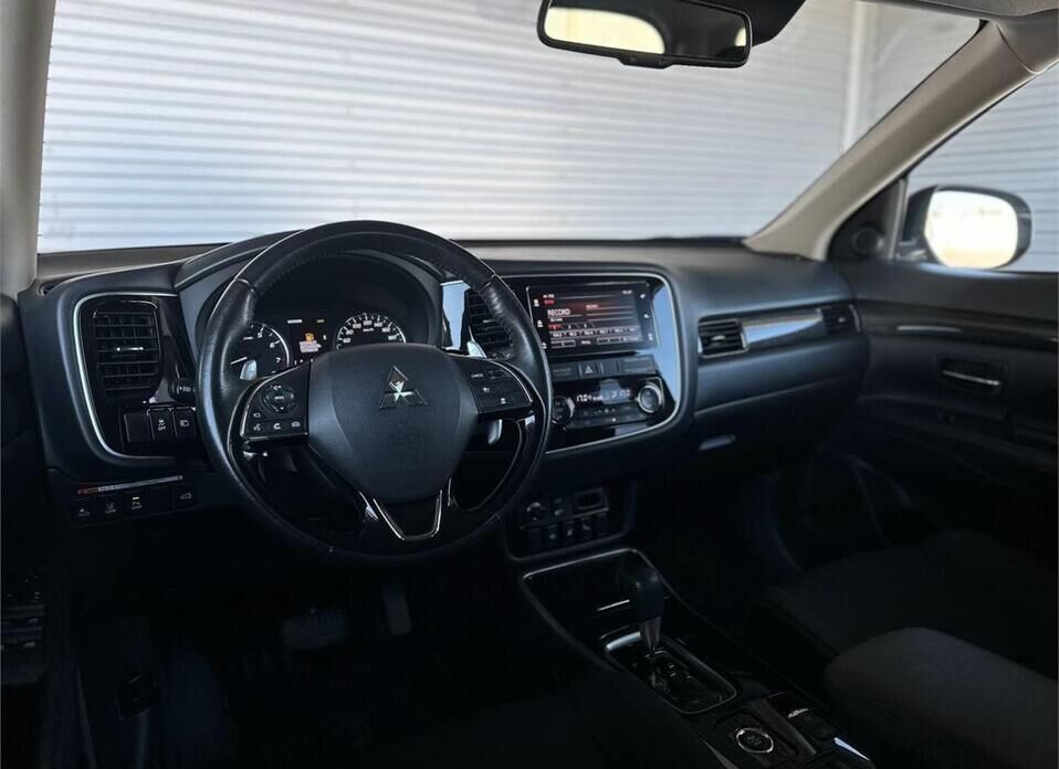 Mitsubishi Outlander 3.0 AT (227 л.с.) 4WD