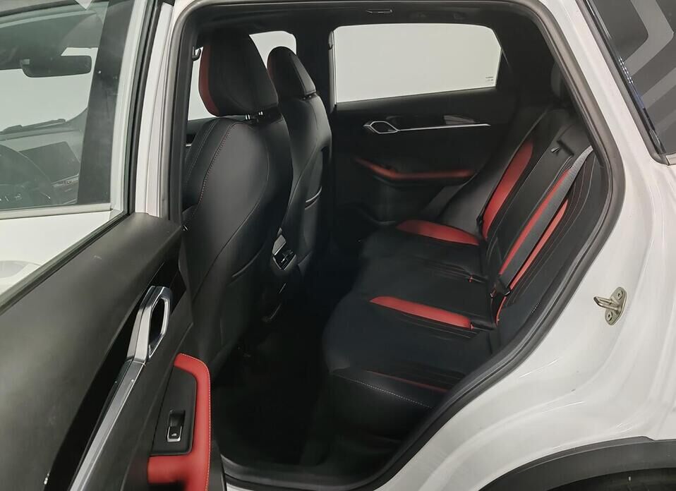 Geely Coolray, I Рестайлинг 1.5 AMT (147 л.с.)