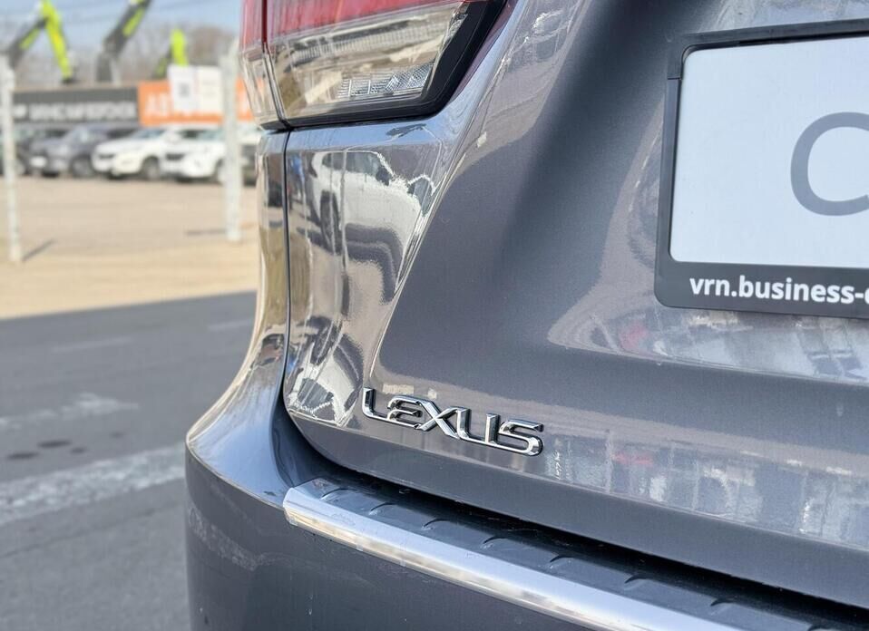 Lexus RX, IV Рестайлинг 300 2.0 AT (238 л.с.) 4WD