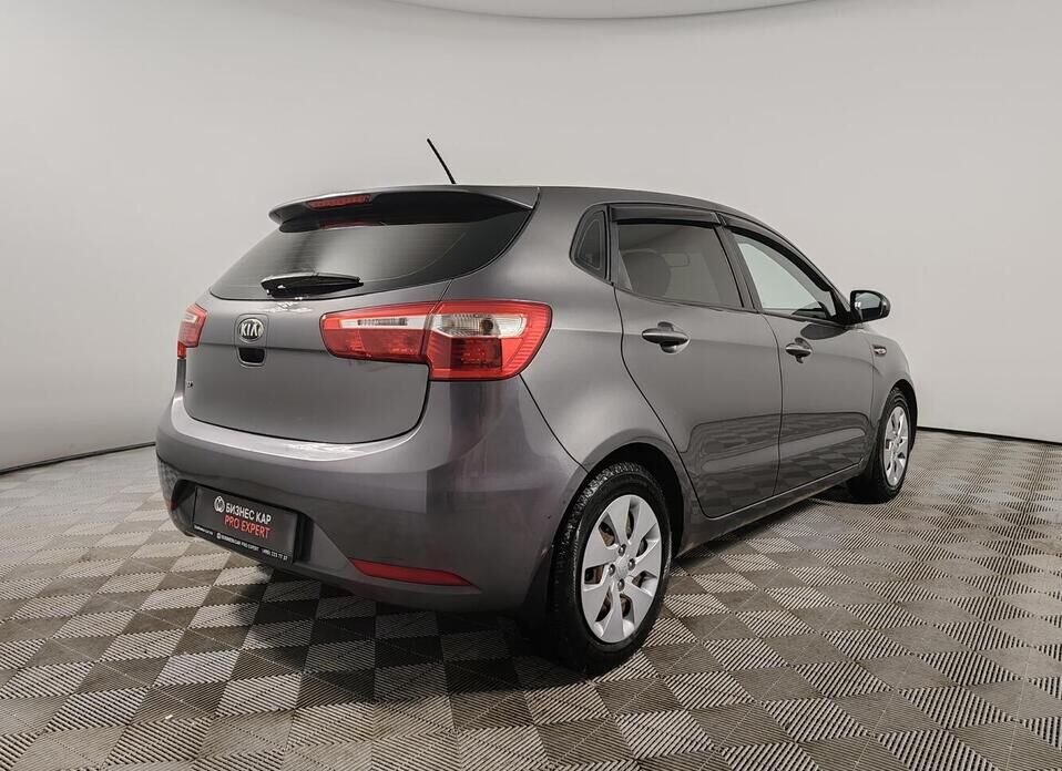 Kia Rio, III 5-speed 1.6 MT (123 л.с.)