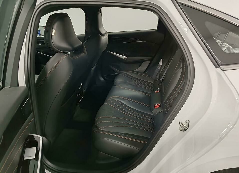 Geely Preface 2.0 AMT (200 л.с.)