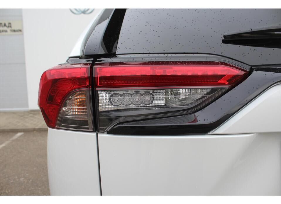 Toyota RAV4 2.5 AT (199 л.с.) 4WD