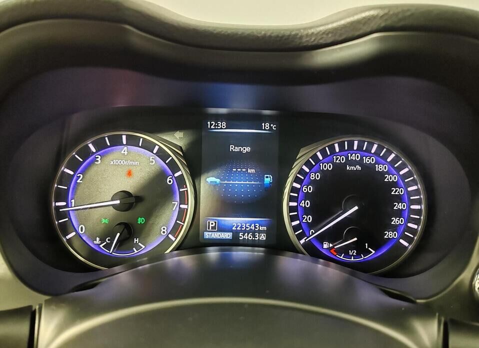 Infiniti Q50, I 2.0 AT (211 л.с.)