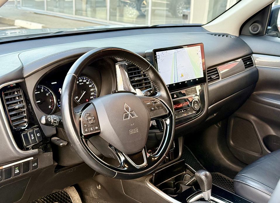 Mitsubishi Outlander, III Рестайлинг 3 2.4 CVT (167 л.с.) 4WD
