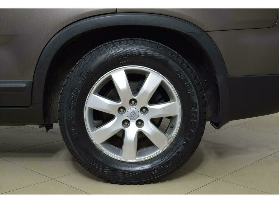 Kia Sorento 2.4 MT (175 л.с.)