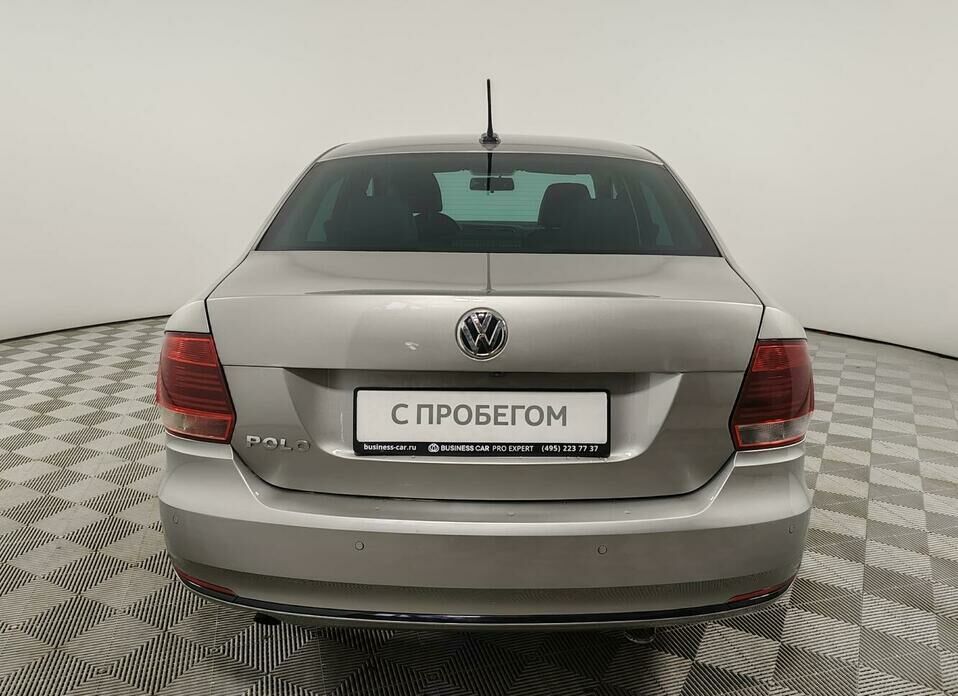 Volkswagen Polo 1.6 AT (110 л.с.)