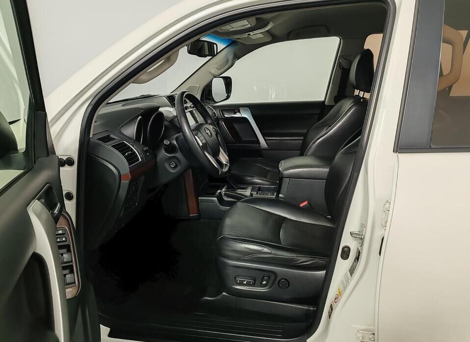 Toyota Land Cruiser Prado, 150 Series Рестайлинг 1 3.0d AT (173 л.с.) 4WD