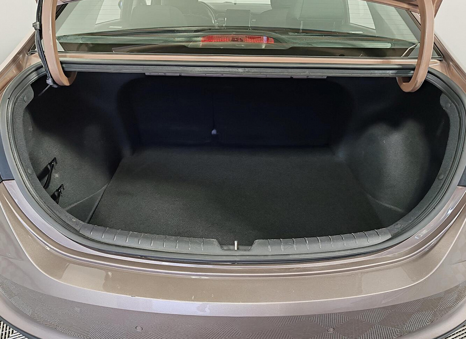 Hyundai Solaris, II Рестайлинг 1.6 MT (123 л.с.)