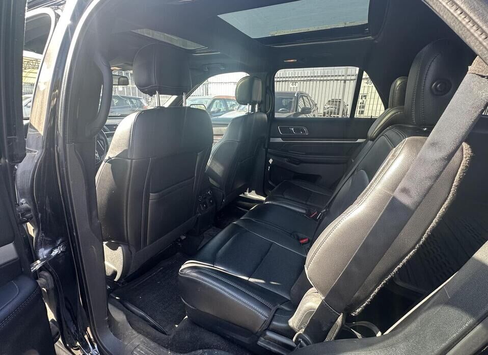 Ford Explorer 3.5 AT (249 л.с.) 4WD