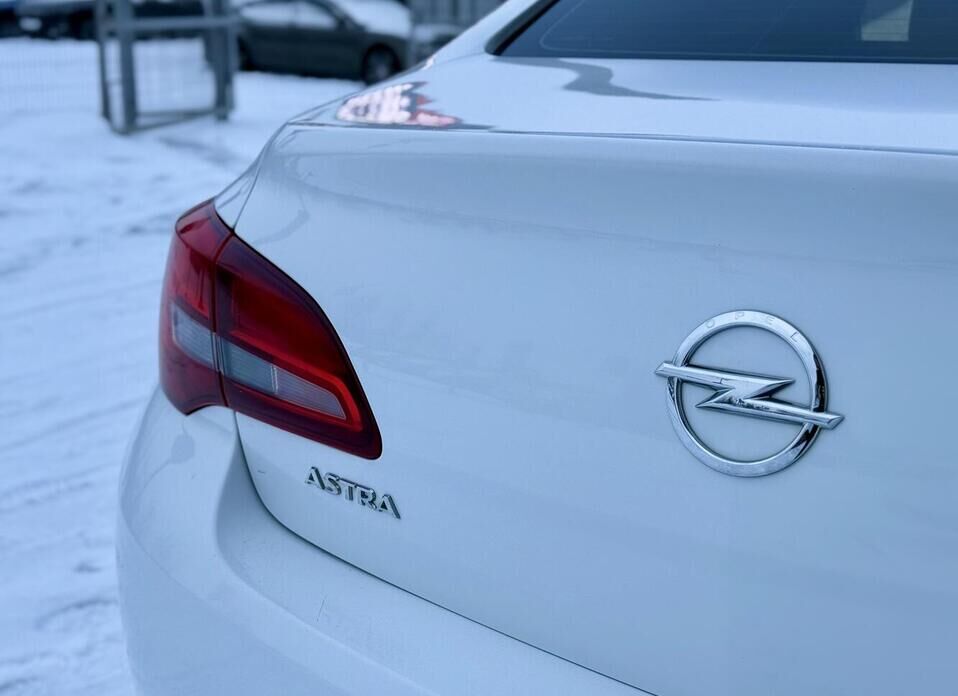 Opel Astra, J Рестайлинг 1.6 MT (115 л.с.)