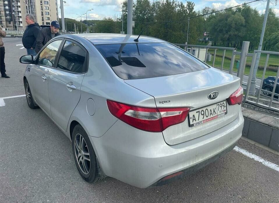 Kia Rio 4-speed 1.6 AT (123 л.с.)