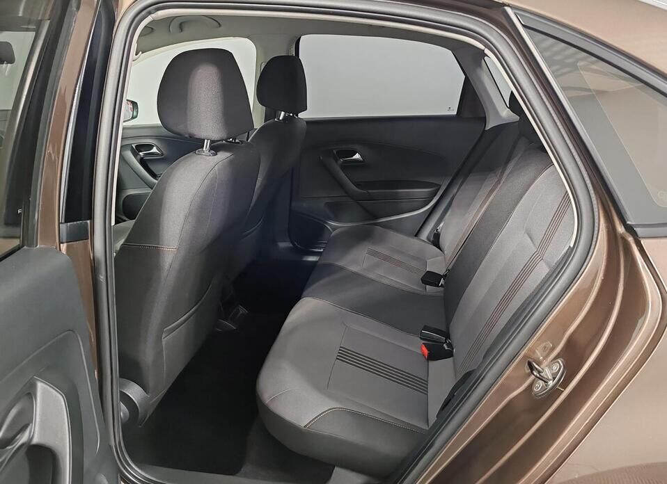 Volkswagen Polo, V Рестайлинг 1.6 AT (110 л.с.)
