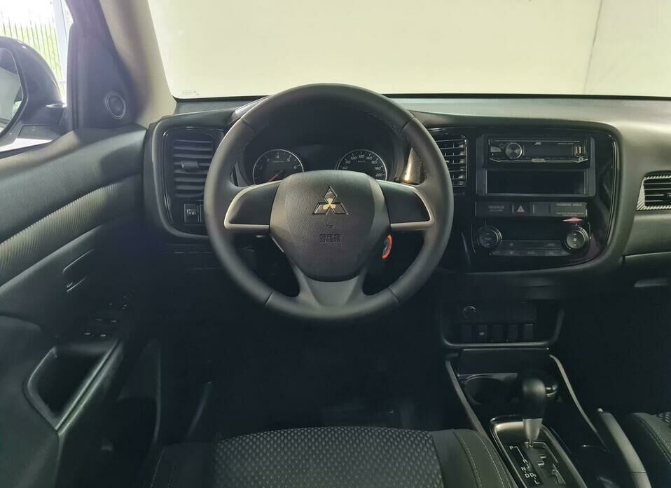 Mitsubishi Outlander 2.0 CVT (146 л.с.)