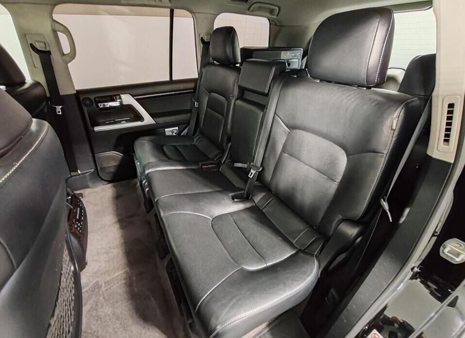 Toyota Land Cruiser, 200 Series Рестайлинг 1 4.5d AT (235 л.с.) 4WD