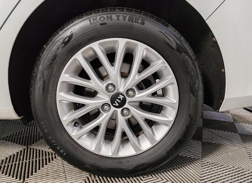 Kia Rio 1.6 AT (123 л.с.)