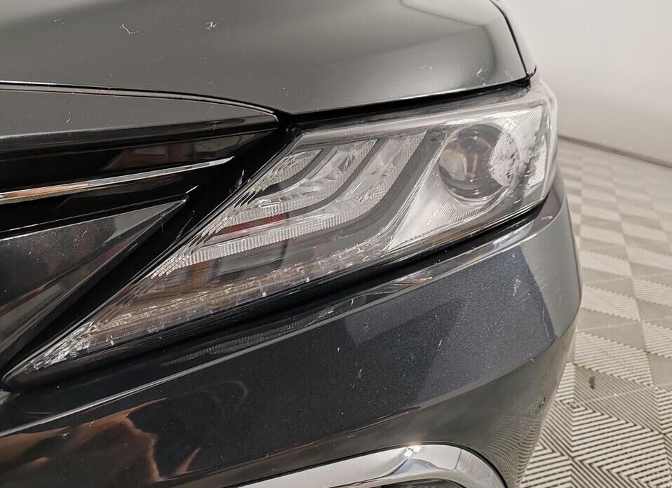 Toyota Camry 2.5 AT (209 л.с.)