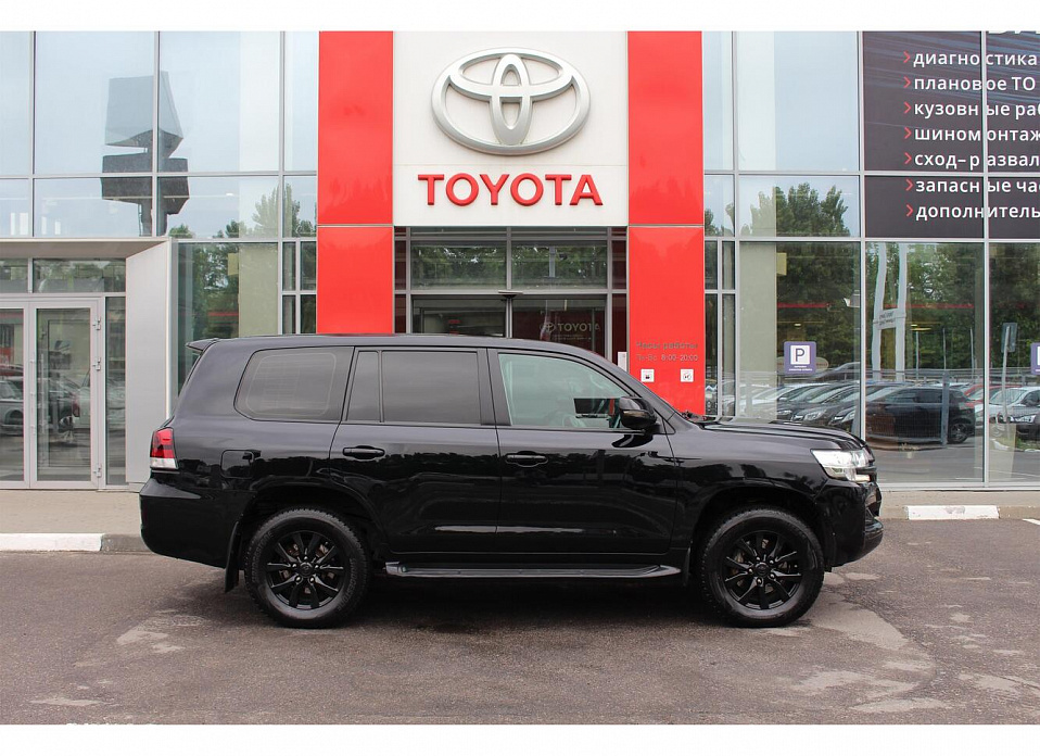 Toyota Land Cruiser, 200 Series Рестайлинг 2 4.5d AT (249 л.с.) 4WD