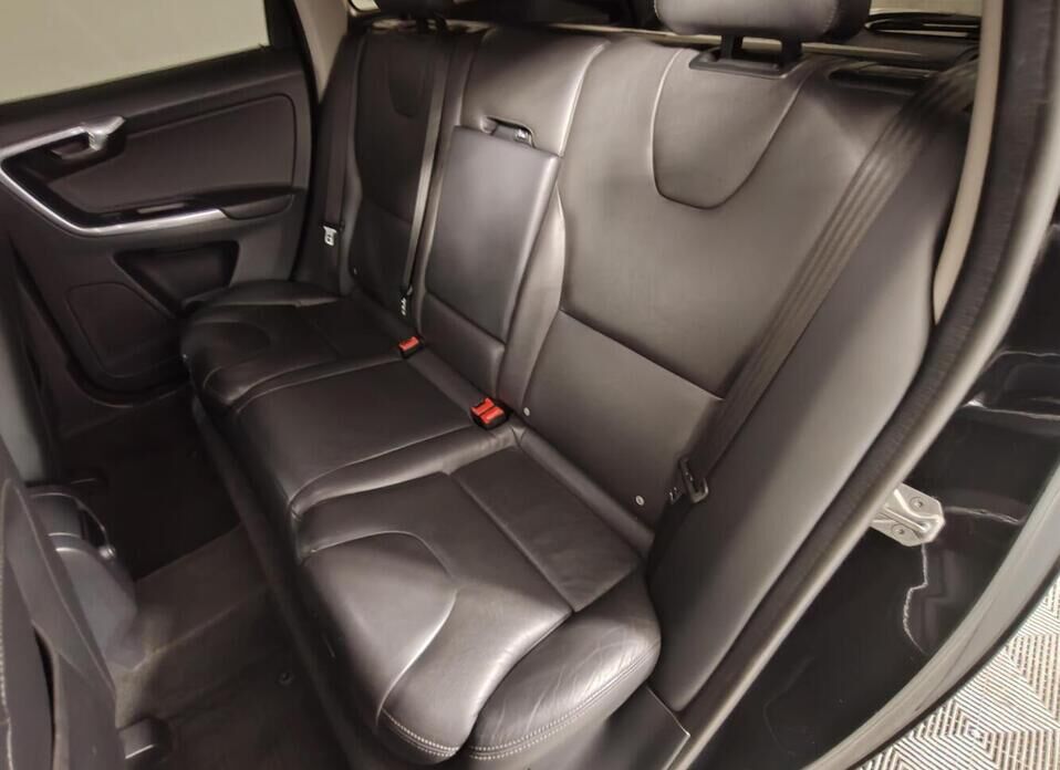 Volvo XC60, I Рестайлинг 2.4d AT (181 л.с.) 4WD