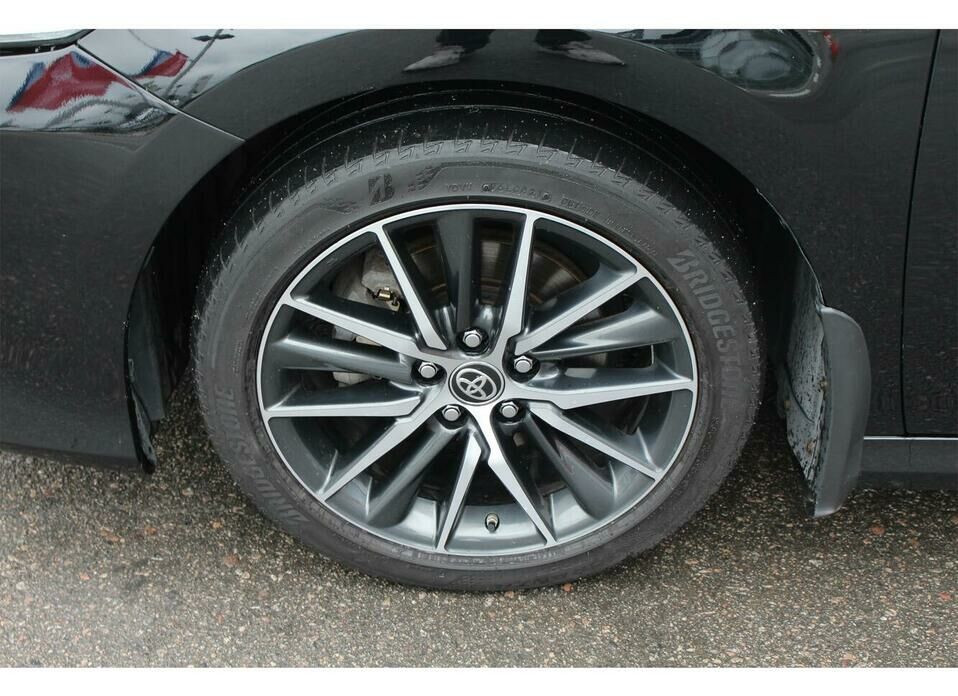 Toyota Camry 2.5 AT (200 л.с.)