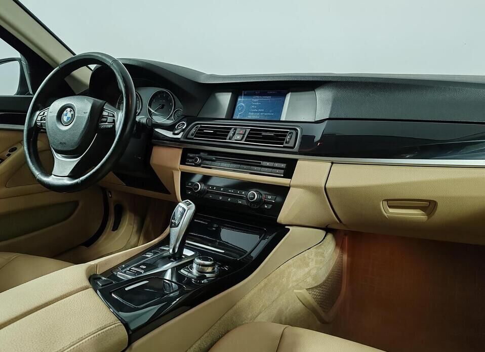 BMW 5 серии, VI (F10/F11/F07) 528i 2.0 AT (245 л.с.)