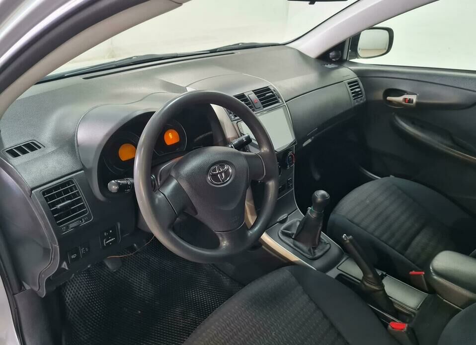 Toyota Corolla 1.4 MT (97 л.с.)