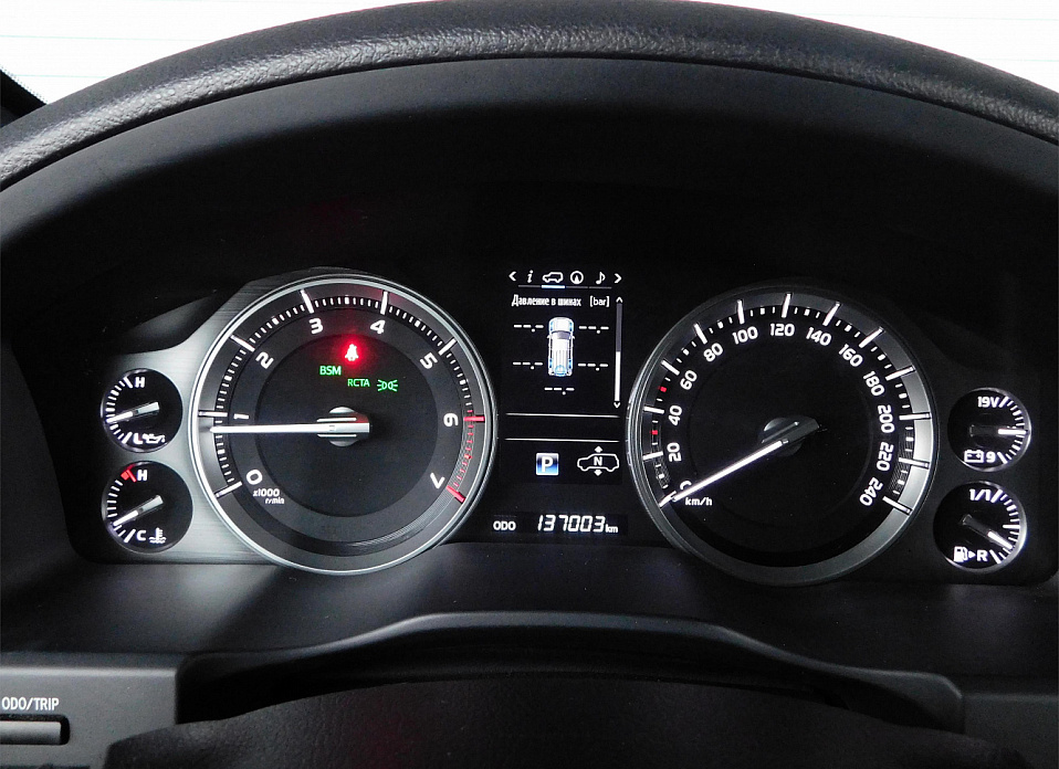 Toyota Land Cruiser, 200 Series Рестайлинг 2 4.6 AT (309 л.с.) 4WD