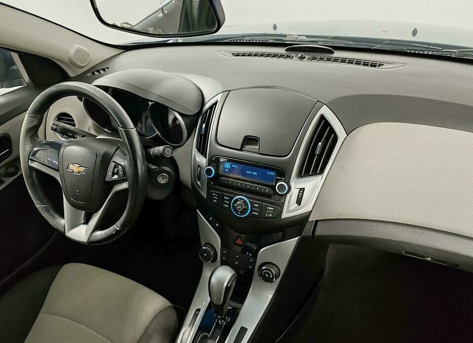 Chevrolet Cruze 1.8 AT (141 л.с.)