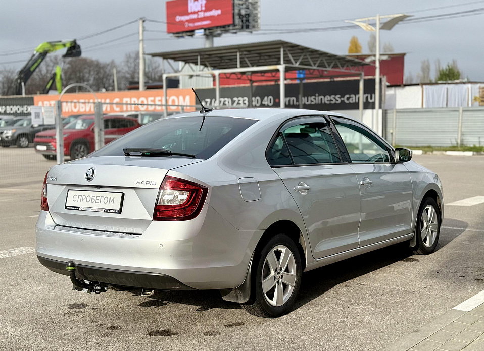 Skoda Rapid, I Рестайлинг 1.6 MT (90 л.с.)