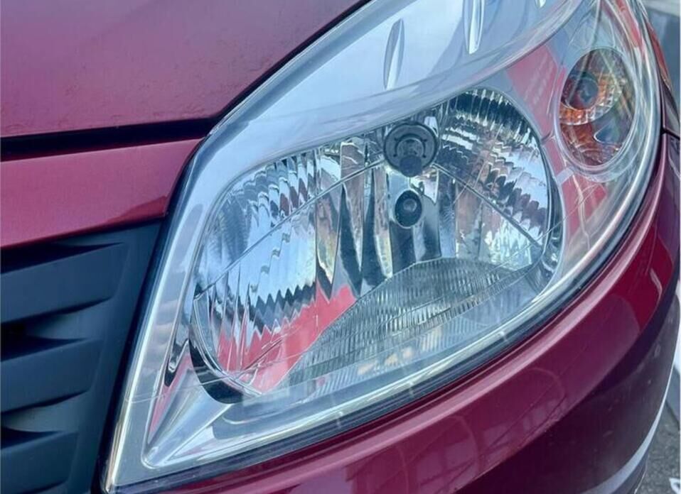 Renault Sandero 1.6 MT (84 л.с.)