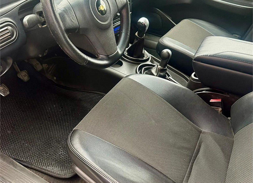 Chevrolet Niva, I Рестайлинг 1.7 MT (80 л.с.) 4WD