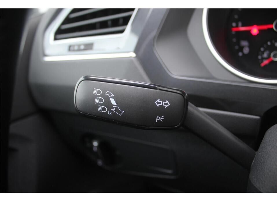 Volkswagen Tiguan, II 2.0d AMT (150 л.с.) 4WD