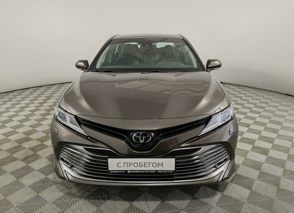 Toyota Camry 2.5 AT (181 л.с.)