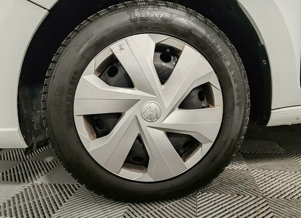 Volkswagen Polo 1.6 AT (110 л.с.)