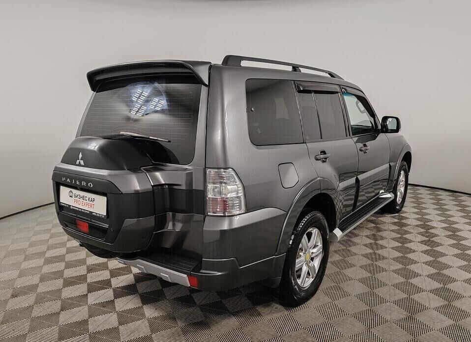 Mitsubishi Pajero, IV Рестайлинг 2 3.0 AT (174 л.с.) 4WD