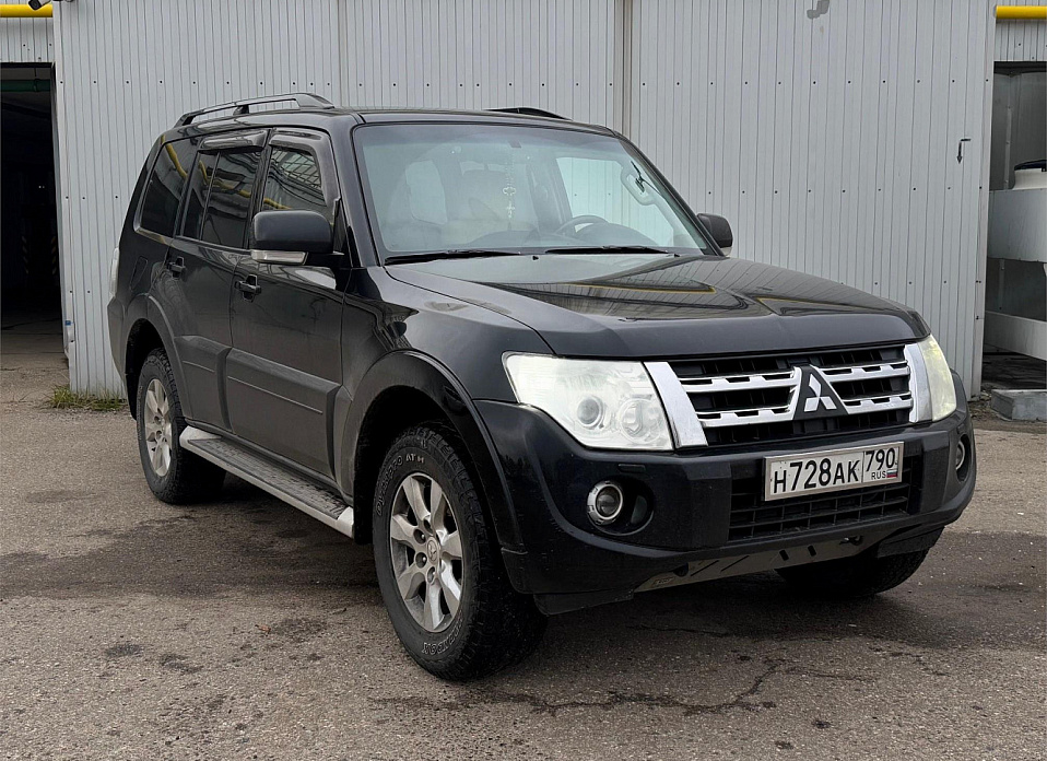 Mitsubishi Pajero, IV Рестайлинг 1 3.0 AT (178 л.с.) 4WD
