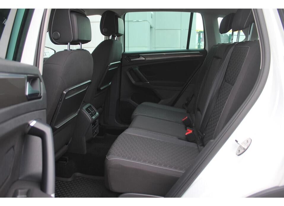 Volkswagen Tiguan, II 2.0d AMT (150 л.с.) 4WD