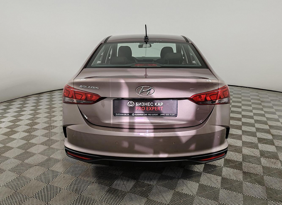 Hyundai Solaris, II Рестайлинг 1.6 MT (123 л.с.)