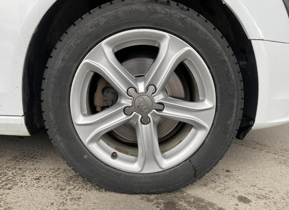 Audi A4, IV (B8) Рестайлинг 1.8 CVT (170 л.с.)