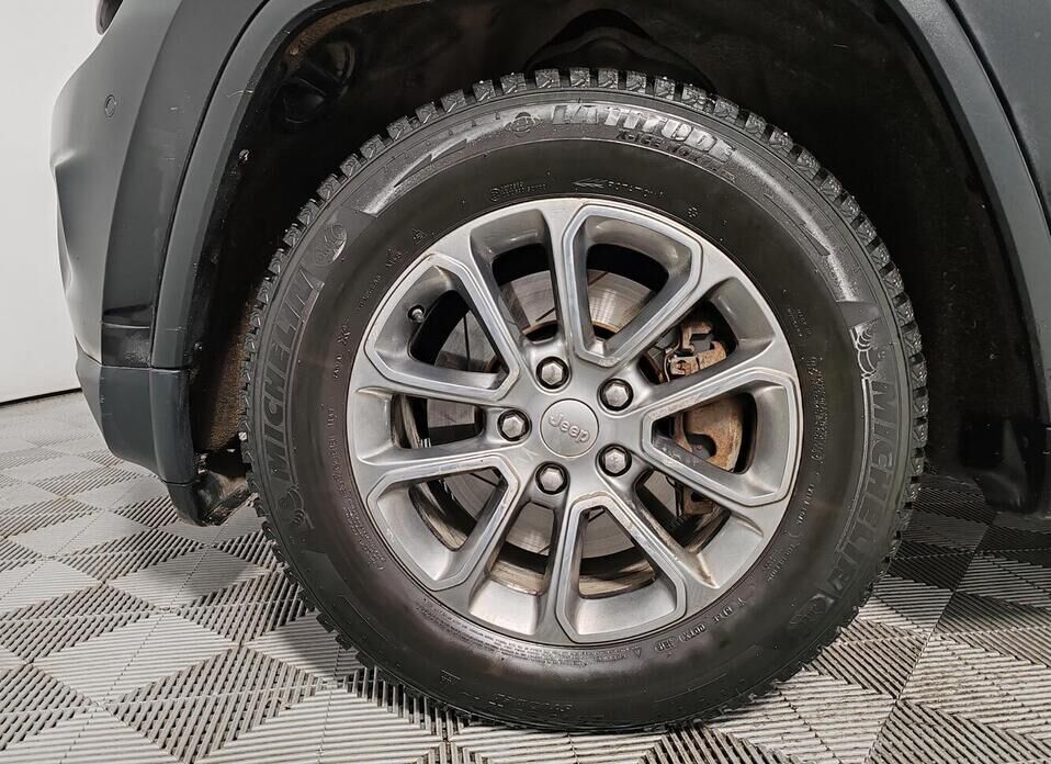 Jeep Grand Cherokee, IV (WK2) Рестайлинг 3.0d AT (243 л.с.) 4WD