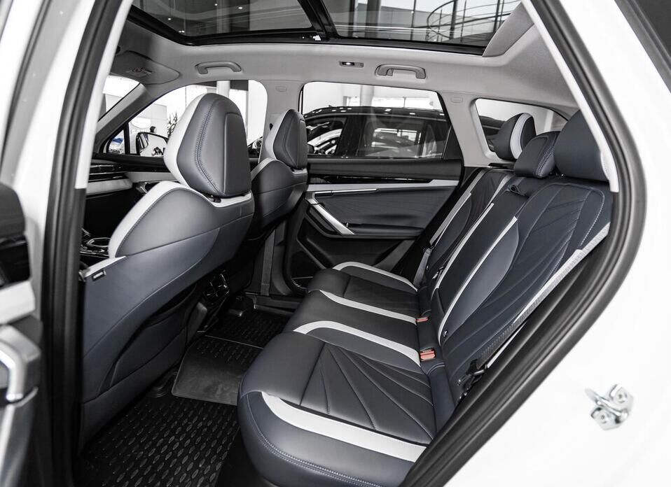 Geely Atlas, II 2.0 AT (200 л.с.) 4WD