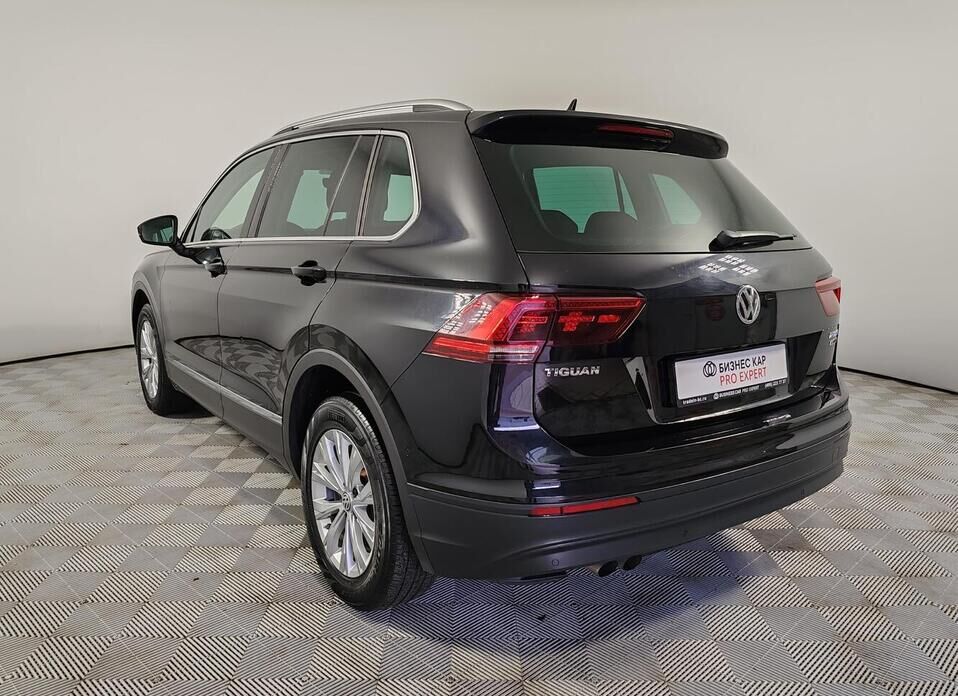 Volkswagen Tiguan 2.0 AMT (180 л.с.) 4WD