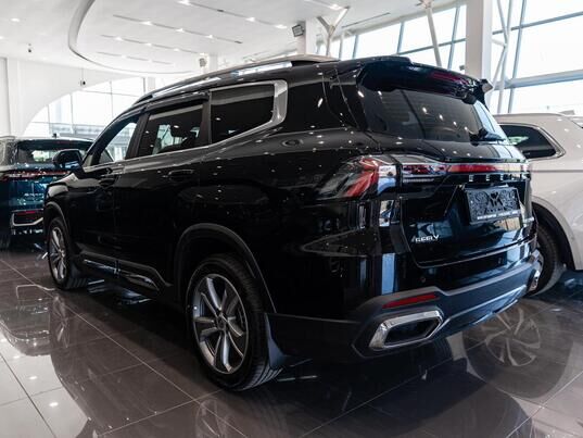 Geely Okavango